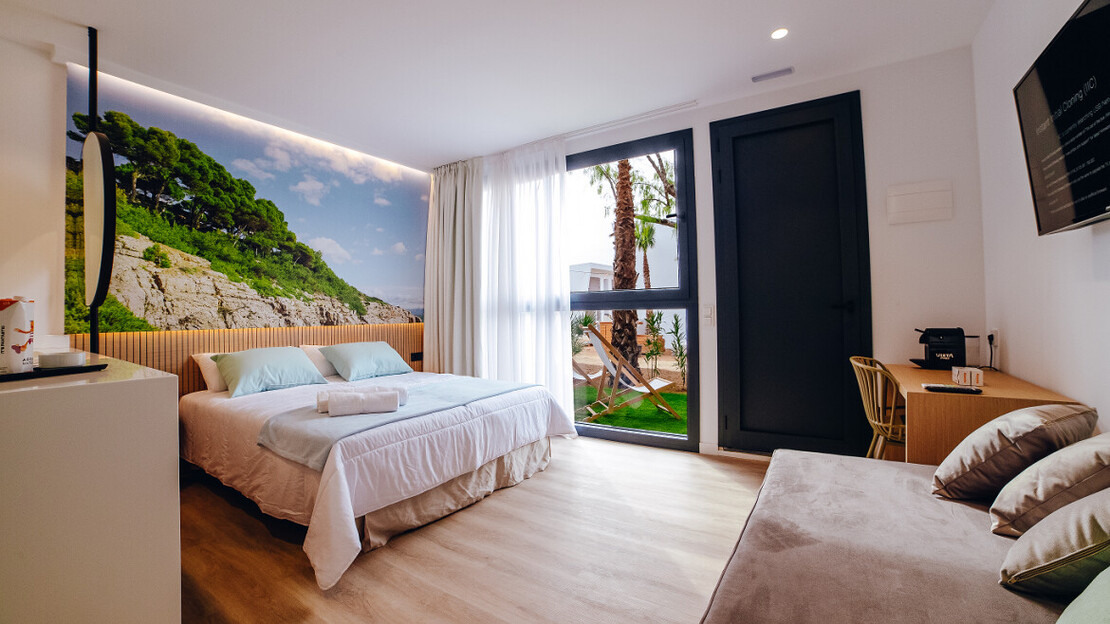 Family 2 garden rooms